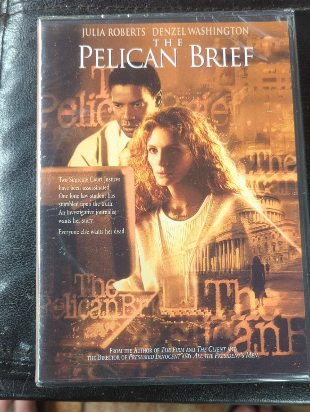 Warner Bros. The Pelican Brief - Brown & Gold Cover DVD
